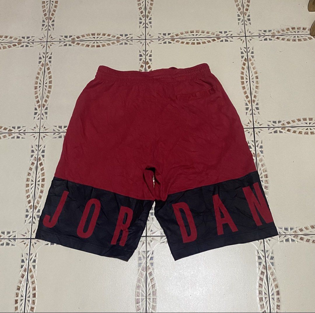 Jordan short (Category: Shorts) located in Cebu City. Submitted by hustler_69 (Listing ID 1464470496, Image 2). Description: Jordan short metallic black Size large Fits 30-34 waistline 21 length Very good condition Details are all posted.