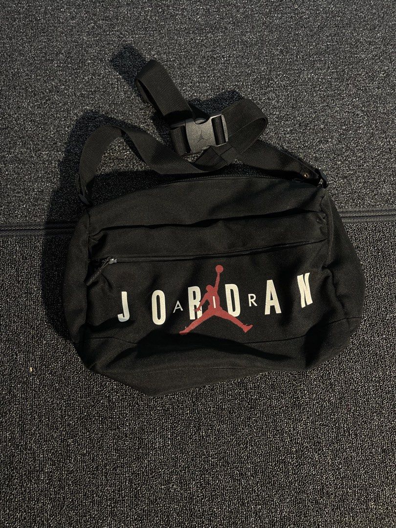 Jordan Sling Bag (Category: Sling Bags) located in Iloilo. Submitted by fast_flips_ilo (Listing ID 1464389263, Image 1). Description: Excellent Condition.