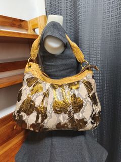 (Category: ) located in . Submitted by queenlyne_vintage_rare_finds (Listing ID 1464454725, Image 1). Description: .