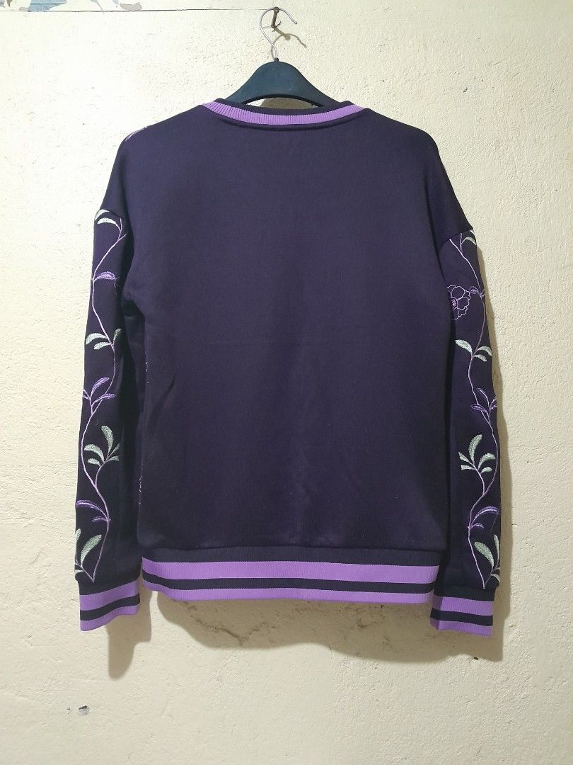 Juicy couture sweatshirt medium (Category: Coats, Jackets and Outerwear) located in Quezon City. Submitted by tchalamett (Listing ID 1464367633, Image 2). Description: juicy couture sweatshirt purple xs fits medium 7/10 condition authentic.