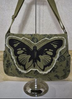 (Category: ) located in . Submitted by dailyhappyfinds (Listing ID 1464513216, Image 1). Description: .