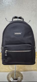 (Category: ) located in . Submitted by dailyhappyfinds (Listing ID 1464515016, Image 1). Description: .