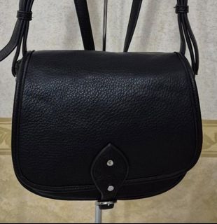 (Category: ) located in . Submitted by dailyhappyfinds (Listing ID 1464517236, Image 1). Description: .
