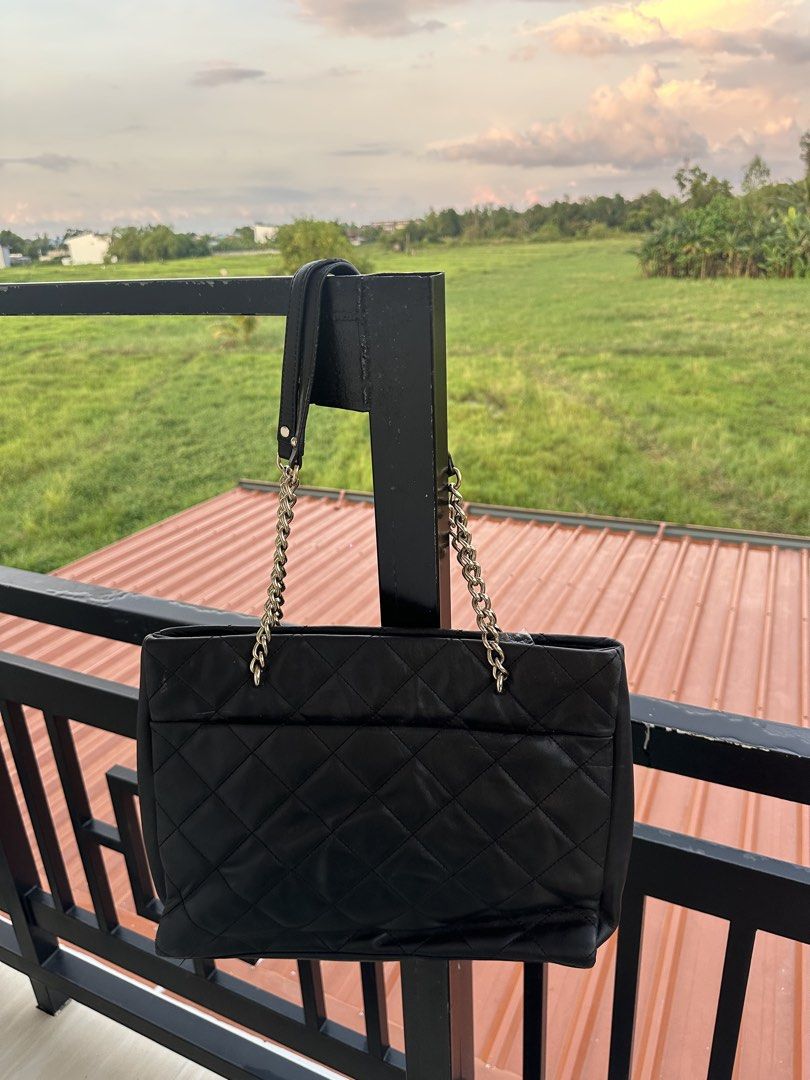 Kate Spade Natalie (Category: Shoulder Bags) located in Baguio. Submitted by dsabelg (Listing ID 1464504997, Image 2). Description: as new no issues .