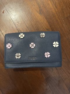 (Category: ) located in . Submitted by goclearcloset (Listing ID 1464403296, Image 1). Description: .