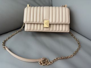 （分類：）位於 。 由 loverosieeeeeee 提交（商品編號 1464364150，圖片 1）。簡介： 。