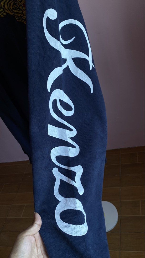KENZO Jumping Tiger Sweatshirt — Ink Navy (Category: Coats, Jackets and Outerwear) located in Binmaley. Submitted by vanilla_style (Listing ID 1464396266, Image 3). Description: Authentic • Preloved condition Natural fade from wear — gives soft vintage look No holes, no stains, embroidery & prints intact Still very wearable ✨🤍 Original retail: ~₱15,000+.