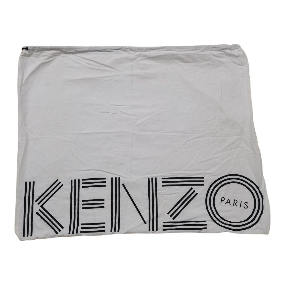 Kenzo Paris Graphic Luxury Dust Bag (Category: Luxury Bags & Wallets) located in Santa Cruz. Submitted by oddpenguin-4575 (Listing ID 1464544363, Image 1). Description: 📌.....P L E A S E R E A D..... 📌measurement:L-18" /W-22.5" 📌color-9/10 📌Brand:Kenzo 📌issue:❌ 📌this oversized landscape dust bag is designed for large handbags, backpacks, or statement travel totes. It is a perfect fit for signature Kenzo pieces like their canvas or leather t