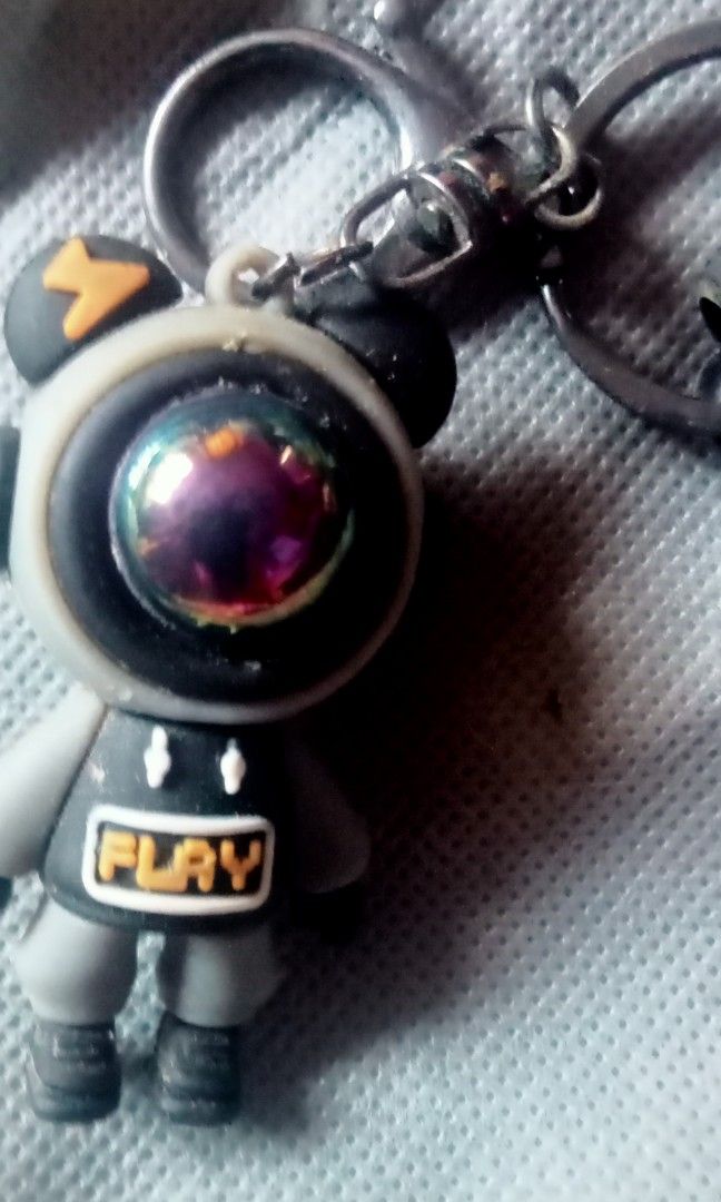 Key chain (Category: Everything Else Others) located in Paranaque City. Submitted by dimaguilaa94969 (Listing ID 1464430744, Image 1). Description: pm if int 09260966619.