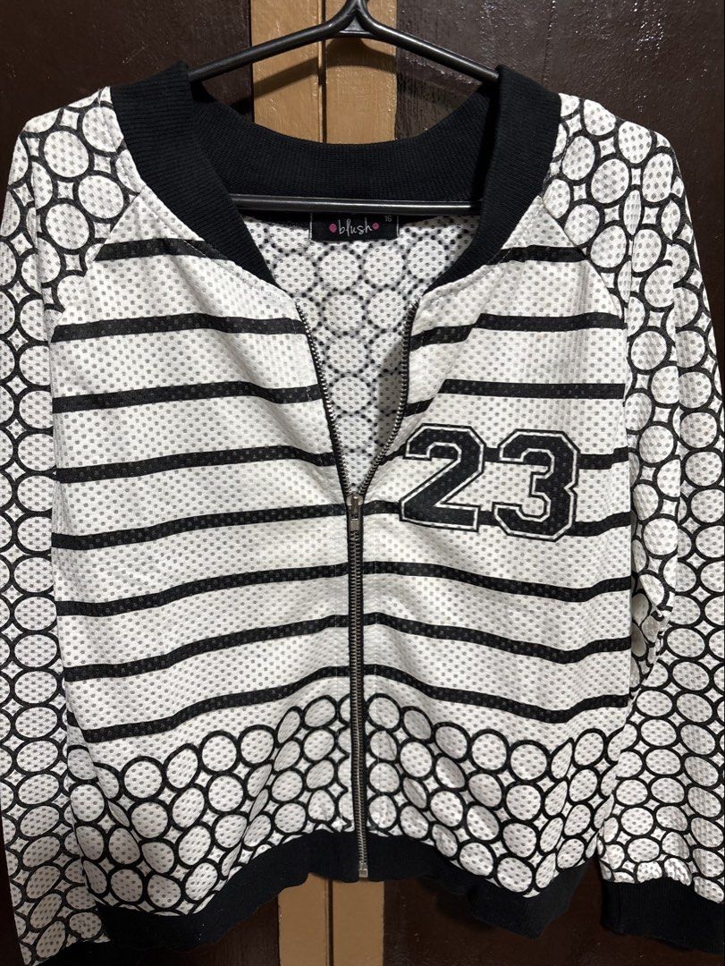Kids jacket (Category: Babies & Kids Fashion) located in Quezon City. Submitted by den.declutters (Listing ID 1464568721, Image 1). Description: .