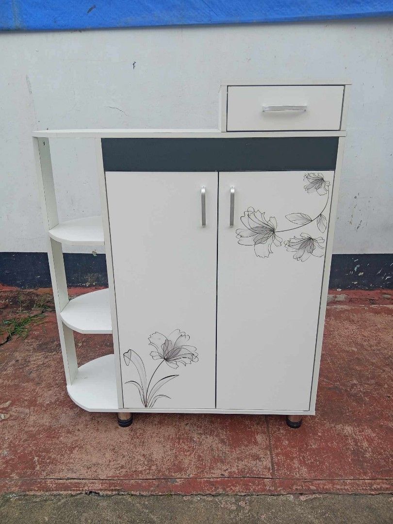 kitchen cabinet #2 2000php Af 250php (Category: Everything Else Others) located in Manila. Submitted by mightycloud_1992 (Listing ID 1464385094, Image 1). Description: .