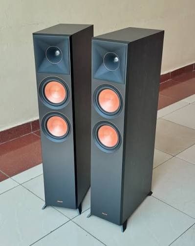 Klipsch RP 6000F ii (Category: Soundbars, Speakers & Amplifiers) located in Quezon City. Submitted by nicelydonemla168 (Listing ID 1464394384, Image 2). Description: Klipsch RP-6000F II Floorstanding Speakers The Klipsch RP-6000F II delivers powerful, dynamic sound with impressive clarity and detail. Designed for both high-quality music listening and immersive home theater, its floorstanding design provides a full and engaging sound experience wh