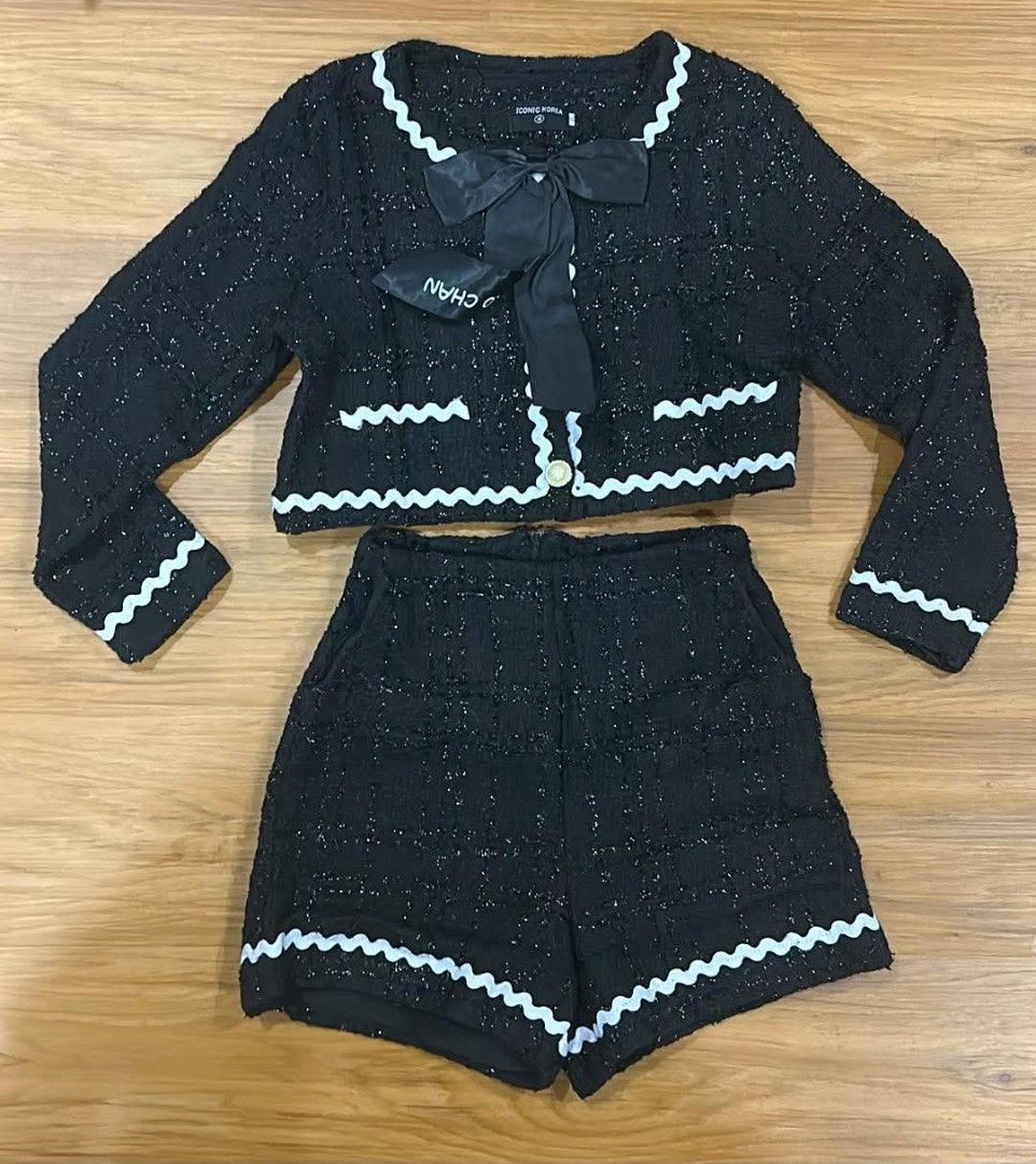 Korean tweed blazer and short set thick quality (Category: Sets or Coordinates) located in Makati City. Submitted by brandedshopoffers (Listing ID 1464473516, Image 2). Description: Korean tweed blazer and short set thick quality super nice and classy 💗 Size: Medium Price: 1k.