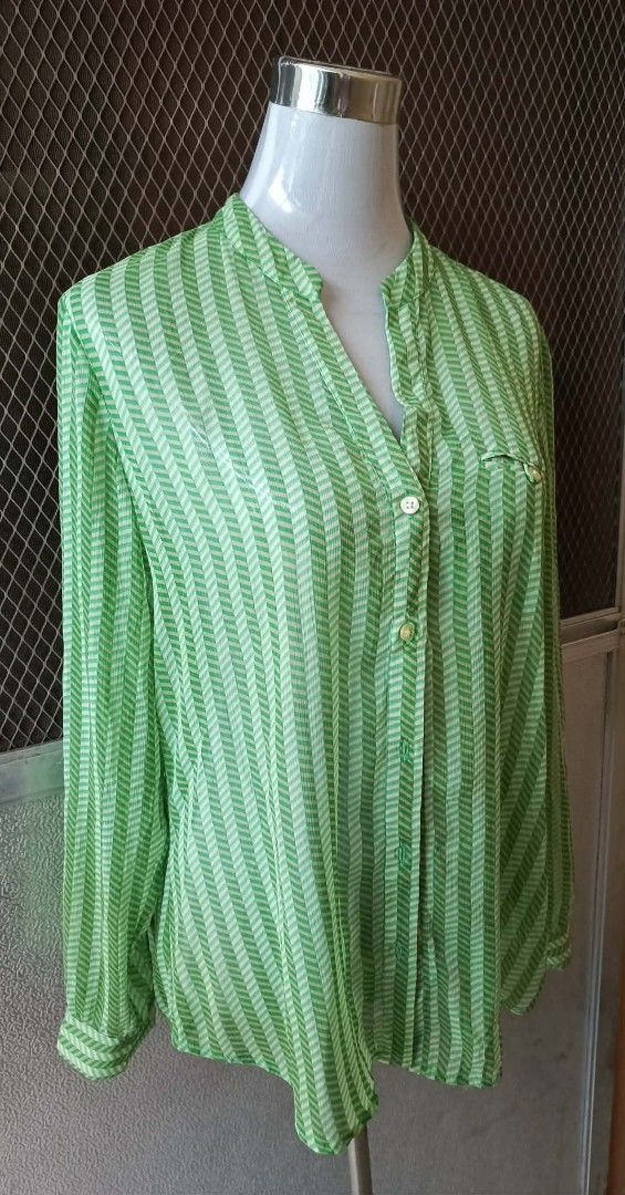 KUT From The Kloth Green Striped Button-Up Blouse Size M (Category: Blouses) located in Cebu City. Submitted by violacloset (Listing ID 1464408876, Image 2). Description: Measurements: length: 26 1/2 bust: 21 waist: 20 arm length: 24 .