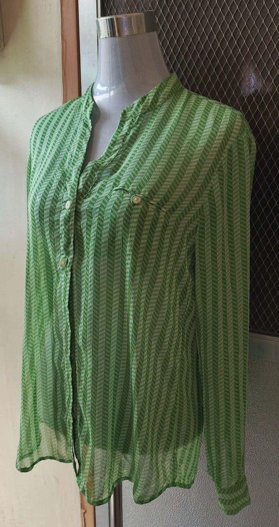 KUT From The Kloth Green Striped Button-Up Blouse Size M (Category: Blouses) located in Cebu City. Submitted by violacloset (Listing ID 1464408876, Image 3). Description: Measurements: length: 26 1/2 bust: 21 waist: 20 arm length: 24 .