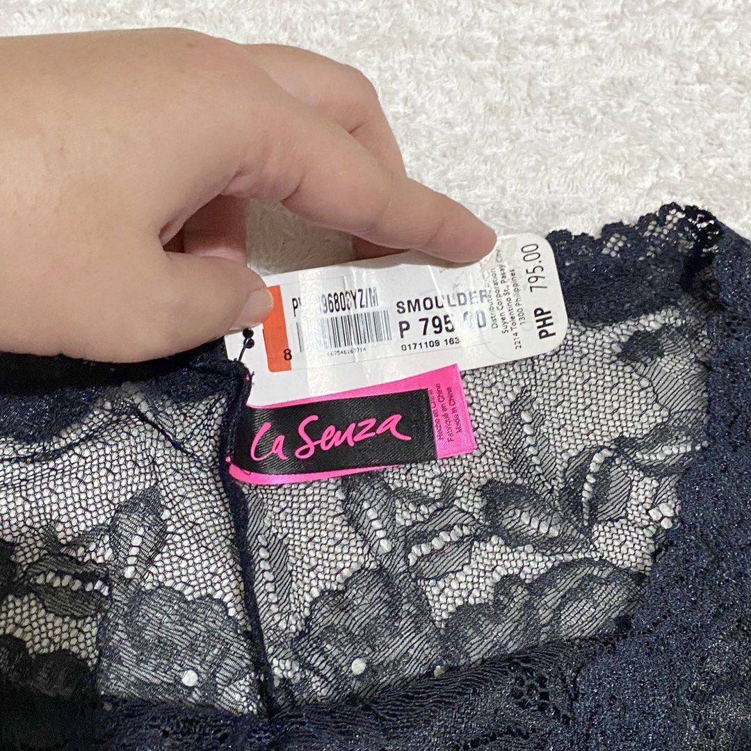 La Senza Black Lace Panties (Category: Undergarments & Loungewear) located in Pasig City. Submitted by ela_zen15 (Listing ID 1464404550, Image 1). Description: Lasenza Underwear Original Brandnew Medium With Price Tag and Paper Bag Can do lalamove sagot nyo po sf.