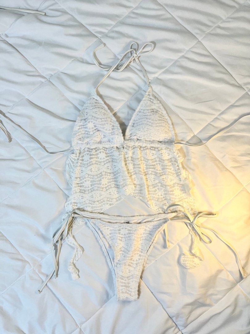 Lace Halter Top Bikini Set (Category: Bikinis & Swimsuits) located in Marikina City. Submitted by eloxade.ee (Listing ID 1464424148, Image 1). Description: 🏷️ s-m 🪞320 with skirt 📍Rodriguez Rizal.