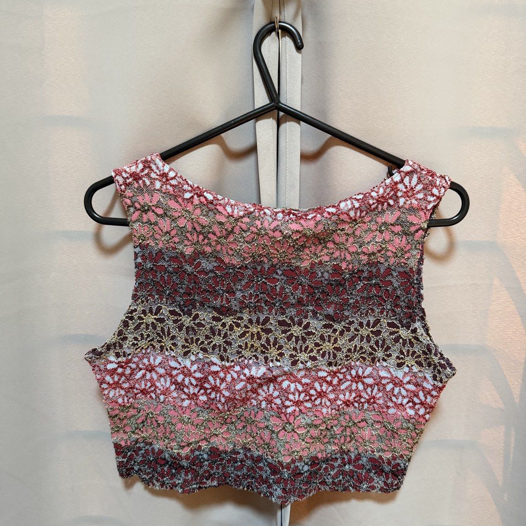 Lace Knit Crop Top (Category: Sleeveless) located in Makati City. Submitted by heyitsg_ (Listing ID 1464418154, Image 1). Description: - Cute ombre lace knit crop top - Colors: Shades of pink, burgundy, and gold - Material: Stretchy and very comfortable - Design: Sleeveless - Versatile: Great for layering or wearing on its own - Unique textured pattern - Fun addition to your wardrobe.
