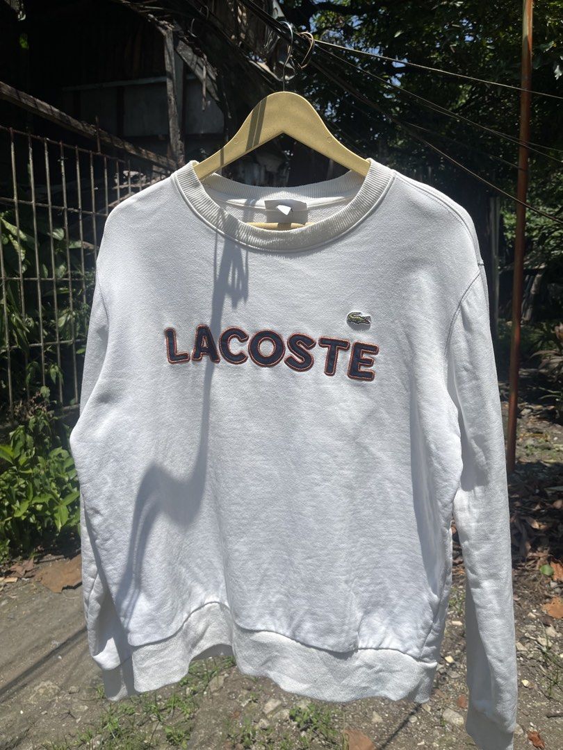 Lacoste Slim Fit White Sweatshirt (Category: Coats, Jackets and Outerwear) located in Lucena. Submitted by brkrobert (Listing ID 1464461452, Image 1). Description: - White Lacoste sweatshirt - Classic embroidered Lacoste logo on chest - Slim fit design - Size L - Ideal for casual wear - minimal specs 22 x 25.