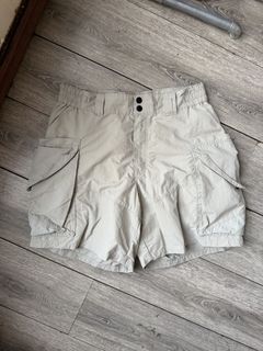 (Category: ) located in . Submitted by thefelicitythriftwear (Listing ID 1464436704, Image 1). Description: .