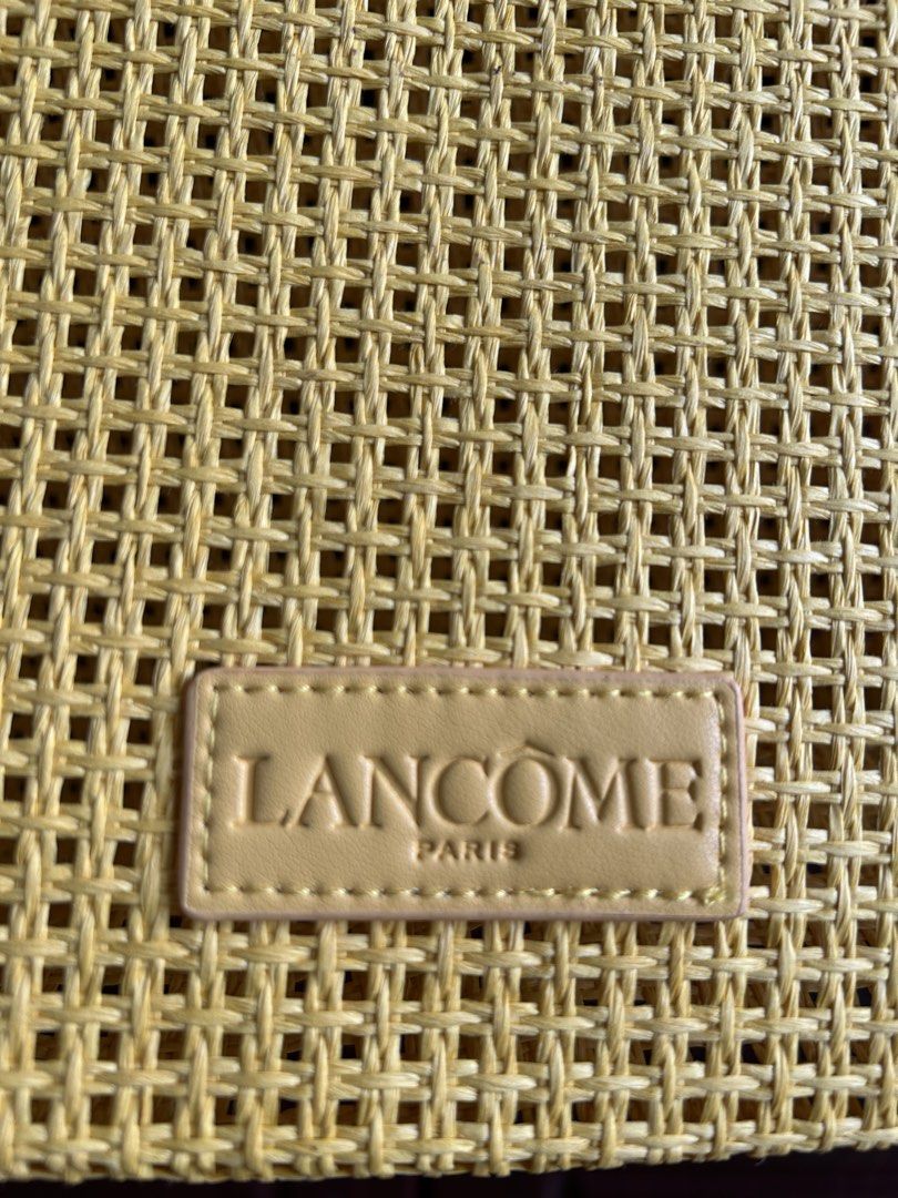 LANCOME SUMMER BEACH BAG (Category: Luxury Bags & Wallets) located in Manila. Submitted by goldpalace.ph (Listing ID 1464374232, Image 3). Description: .
