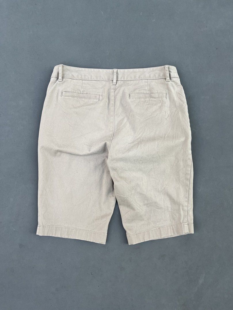 LAND’S END WALK SHORT (Category: Shorts) located in Quezon City. Submitted by kentstuff (Listing ID 1464424160, Image 3). Description: LANDS’ END Waist: 30-32 Length: 19 Leg Hole: 8 Condition: Excellent CR: 9.8/10 Issue: ❌.