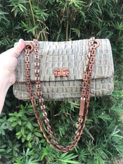 (Category: ) located in . Submitted by purse_gedo (Listing ID 1464437038, Image 1). Description: .