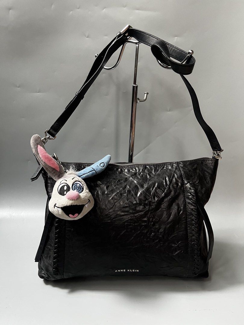 Large Fit Laptop Anne Klein (Category: Cross-body Bags) located in San Jacinto. Submitted by kellysthrift_ (Listing ID 1464468963, Image 3). Description: Anne Klein Authentic Genuine leather .