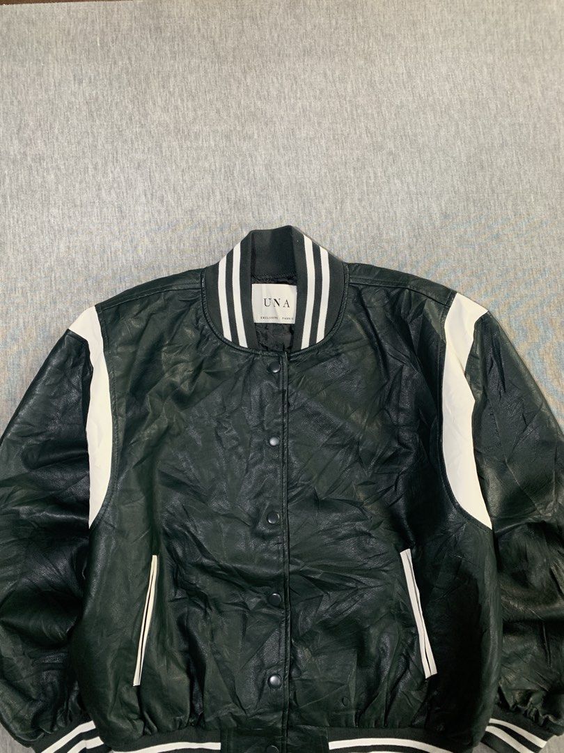 leather jacket (Category: Coats, Jackets and Outerwear) located in Cebu City. Submitted by aundrewwww (Listing ID 1464396026, Image 2). Description: leather varsity jacket Size: M-L width: 25 length: 25 Condition: 9.5/10 Color rate: 9.5/10 issue:.