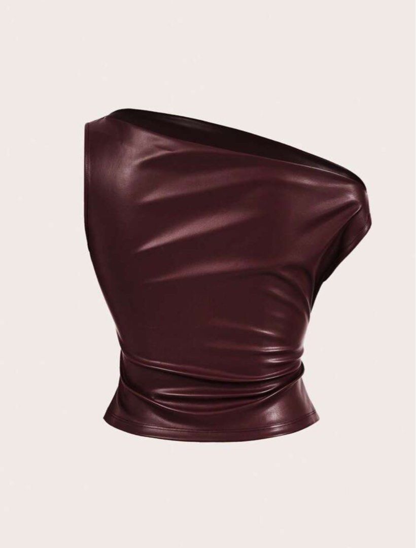 Leather Top (Category: Sleeveless) located in Pasig City. Submitted by dairob1203 (Listing ID 1464443712, Image 2). Description: Used once. Fit for 38-40 bust size | 30-33 waist line Good condition.