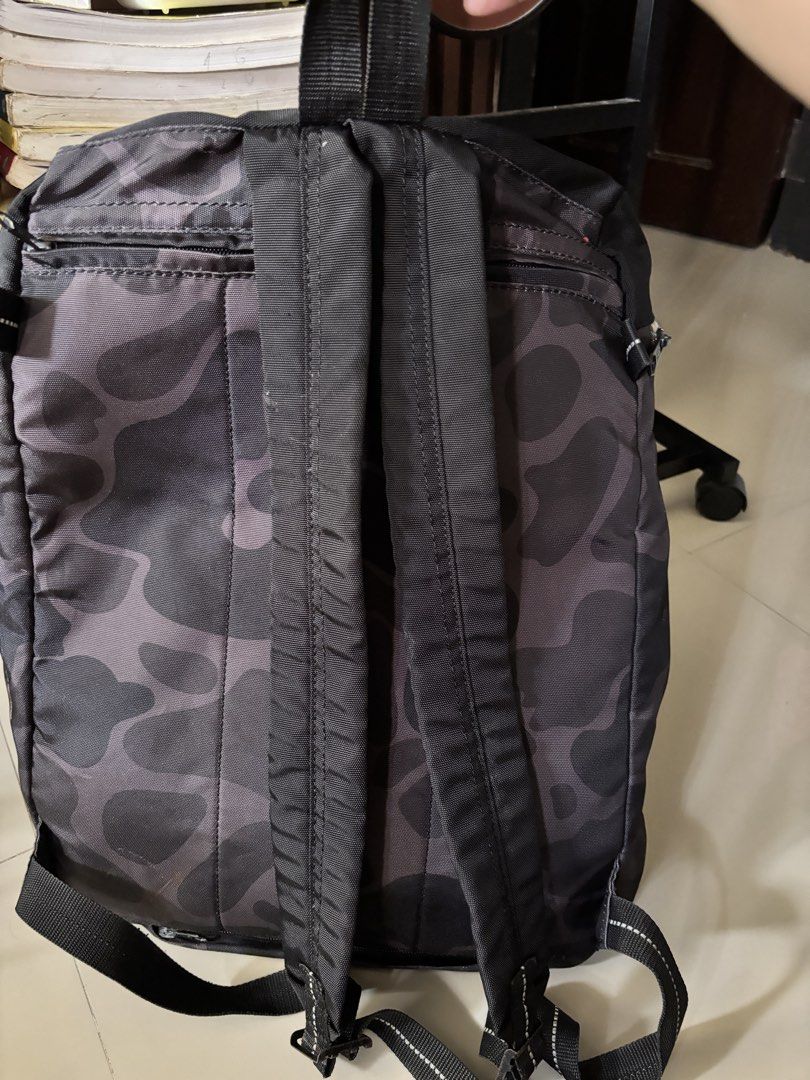 Lee Backpack Camo Pattern (Category: Backpacks) located in Manila. Submitted by guivslove04106 (Listing ID 1464392211, Image 2). Description: - Brand: Lee - Color: Black and Grey Camouflage - with rain cover Location las pinas.