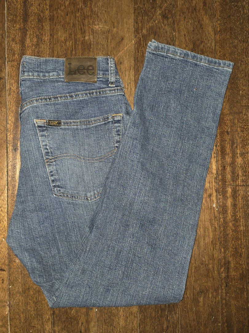 Lee Regular Fit Jeans - Blue Denim Size 30 (Category: Jeans) located in Manila. Submitted by skmhm (Listing ID 1464393722, Image 1). Description: - Classic blue denim jeans from Lee - Regular fit, straight leg style - Comfortable blend of cotton, polyester, and spandex for stretch - Secure button and zip closure - Two back pockets with signature Lee stitching - Ideal for everyday wear - S: 30” - L: 39” - Hem : 7”.