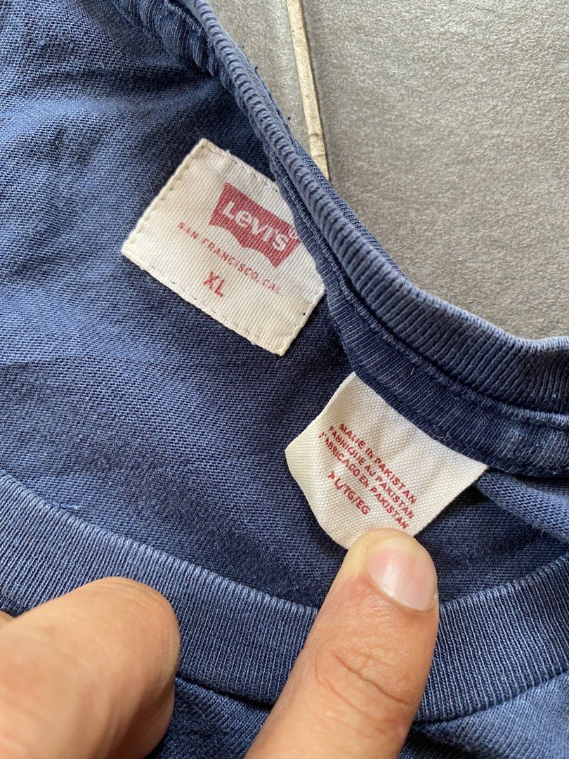 Levis (Category: Formal Shirts) located in Kajang. Submitted by sorabundle (Listing ID 1464372213, Image 3). Description: Pit 24/29.5 Condition StillGood.