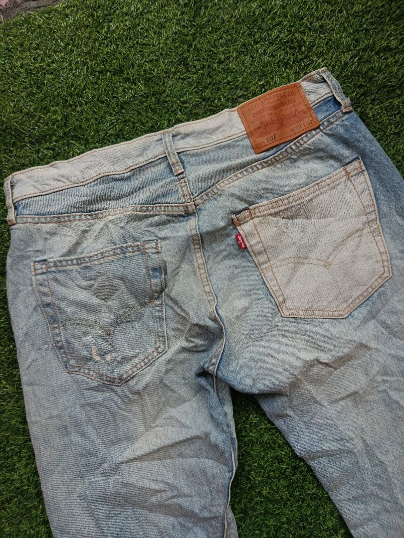 LEVI'S 501 PREMIUM distressed Design Jeans🔥 (Category: Jeans) located in Davao. Submitted by eve_vintage (Listing ID 1464464014, Image 3). Description: LEVI'S 501 PREMIUM Big E Button Fly Distressed Jeans 🔥 Waist:32-33 Length: 38 Hem: 8 NO ISSUES EXCELLENT CONDITION 999+ SF.