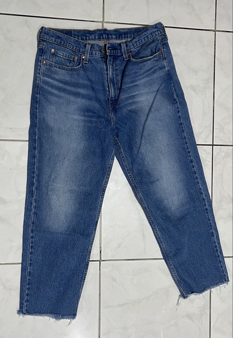 Levi's - Stay Loose (31) (Category: Jeans) located in Manila. Submitted by afterhype (Listing ID 1464384678, Image 1). Description: Levi's - Stay Loose (31) W 34 L 38 R 13 T 12.5 H 8 No issue Good as new.