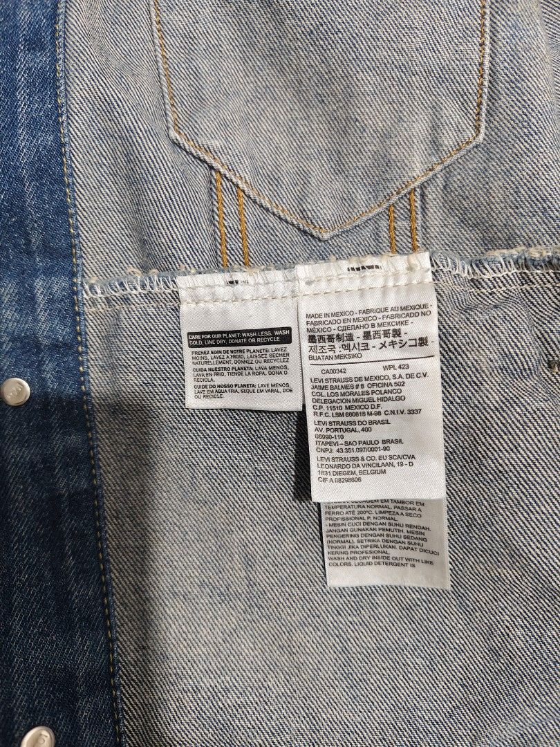 LEVIS DENIM ACID WASH JACKET (Category: Coats, Jackets and Outerwear) located in Baguio. Submitted by igorotak.111.taraki.com (Listing ID 1464361770, Image 3). Description: FS LEVIS ACID WASH DENIM JACKET AS NEW MADE IN MEXICO LEATHER PATCH NO ISSUES SOLID NITO ♥️ L-24 W-21 CAN FIT M-L CAN DO DIRECT OM TO PURCHASE FOR FASTER TRANSACTION THANKYOU 🙏♥️.