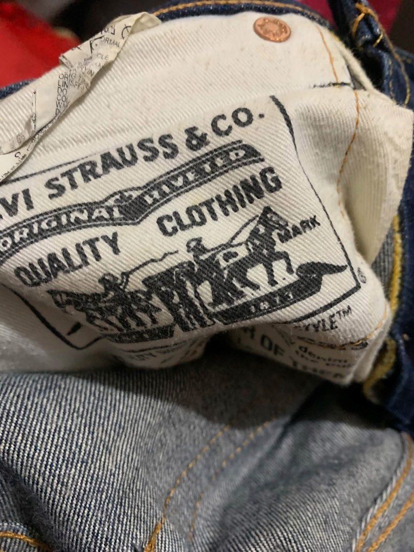 Levi’s Jean for Unisex (Category: Jeans) located in Davao. Submitted by luxxe_closet (Listing ID 1464387051, Image 3). Description: Used but not abused. Good condition. No issues. Size 27-28.