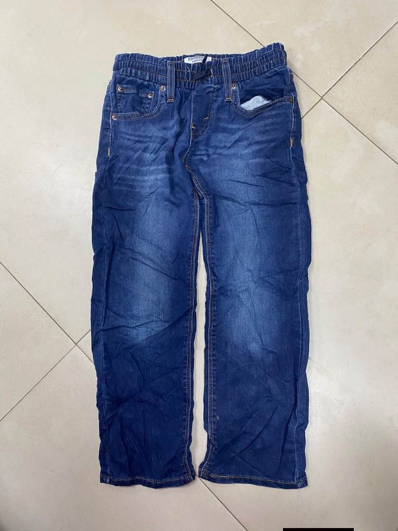 LEVIS JEANS FOR BOYS(KIDS) (Category: Babies & Kids Fashion) located in Toledo. Submitted by marianallidapse1994 (Listing ID 1464468656, Image 1). Description: as new size 8 on tag levis jeans for kids.