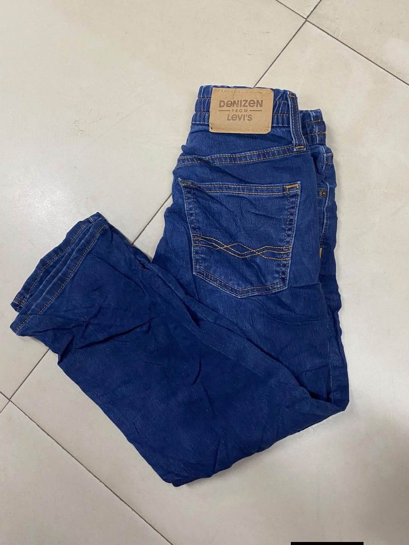 LEVIS JEANS FOR BOYS(KIDS) (Category: Babies & Kids Fashion) located in Toledo. Submitted by marianallidapse1994 (Listing ID 1464468656, Image 2). Description: as new size 8 on tag levis jeans for kids.
