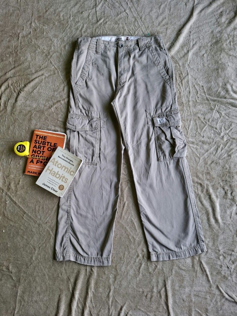 Levi' s Cargo Pants (Category: Jeans) located in Alaminos. Submitted by made.by (Listing ID 1464568394, Image 1). Description: Waist Measurement: 16 in flat lay (Fits Size 31–32 in) ​Outseam Length: 39.5 in ​Tag Size: Marked W30 L30 ​Fit: Loose Straight Fit (Wide leg profile).