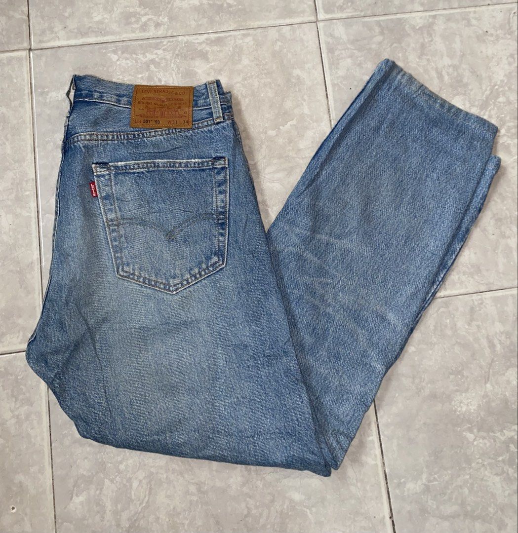LEVIS PREMIUM BIG E 501 BUTTON FLY TATTERED LIGHTWASH DENIM JEANS (Category: Jeans) located in Dumaguete. Submitted by gearhuntph (Listing ID 1464403192, Image 2). Description: FRESH CATCH❗️ PANG SABAY SHIPMENT TODAY❗️ LEVI’S PREMIUM BIG E 501 BUTTON FLY LIGHTWASH TATTERED DENIM JEANS SIZE 31 ON TAG ACTUAL WAISTLINE 16 FIT TO SIZE 31-32 LENGTH 38.5/ ALTERED LENGTH THIGH 11.8 near 12 LEG OPENING 7.5 EXCELLENT CONDITION NEED WASH ONLY UNLI VC/VOUCH