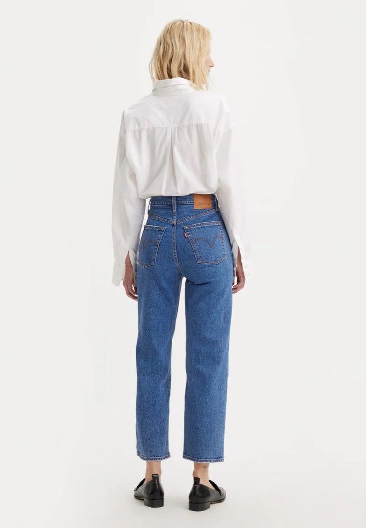 LEVI’S RIBCAGE MEDIUM WASH JEANS (Category: Jeans) located in Legazpi City. Submitted by ilysabby (Listing ID 1464500781, Image 1). Description: .