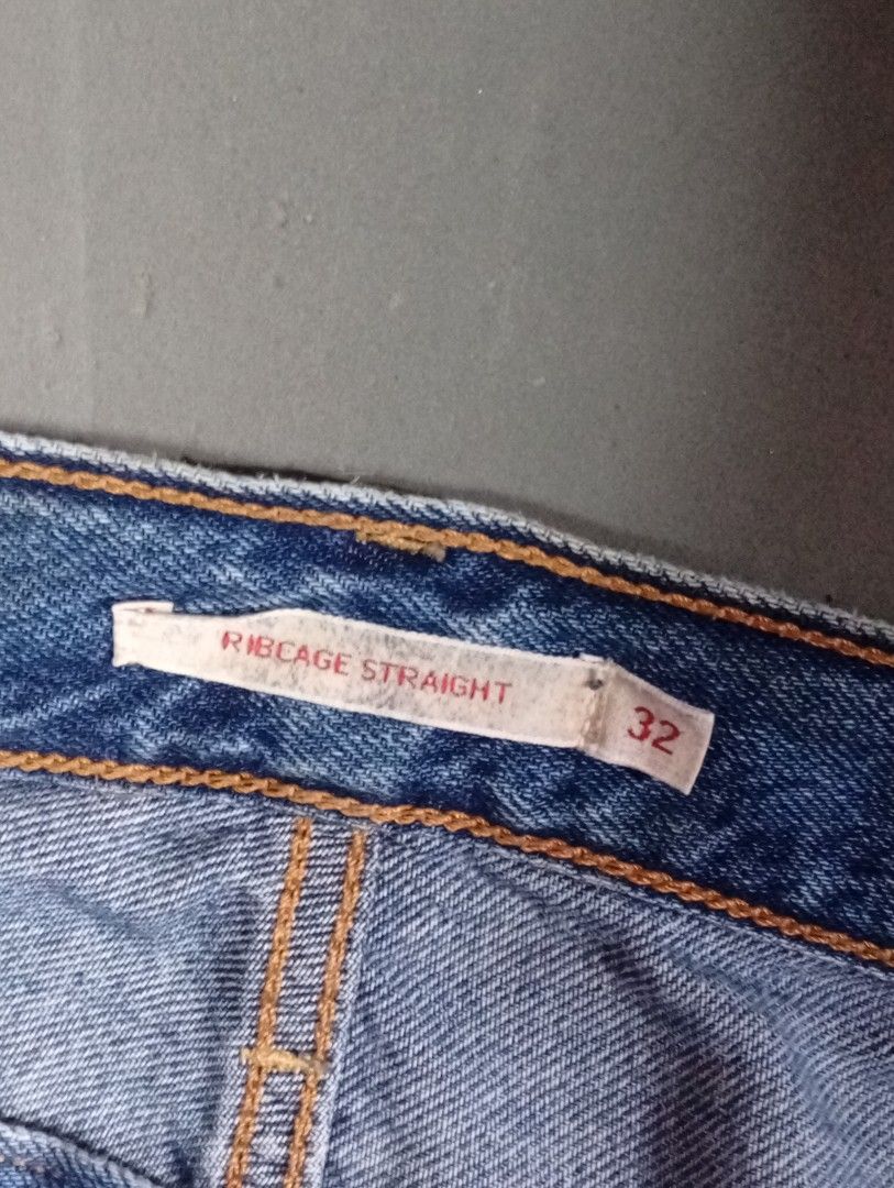 Levi's Ribcage Straight Jeans - Size 32 (Category: Jeans) located in Baguio. Submitted by dee_jae1 (Listing ID 1464521593, Image 3). Description: LEVI'S straight cut jeans ________________________________ •DIMENSIONS(INCHES) 📐 Length: 40.5 Waist: 18 Thigh: 12 Leg opening: 9 ________________________________ •DETAILS 🔍 Issue: none Condition: 10/10 Color Rate: 10/10 .
