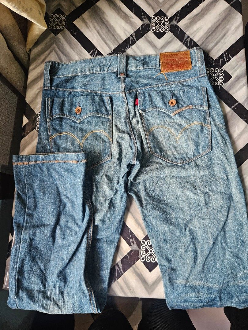 Levi's Slim Straight Jeans Blue Denim (Category: Jeans) located in Manila. Submitted by shanshan.river (Listing ID 1464422358, Image 3). Description: - Classic blue denim wash - Slim straight fit - Iconic Levi's stitching and leather patch - Button fly closure - Great for everyday wear - Feel free to ask questions!.