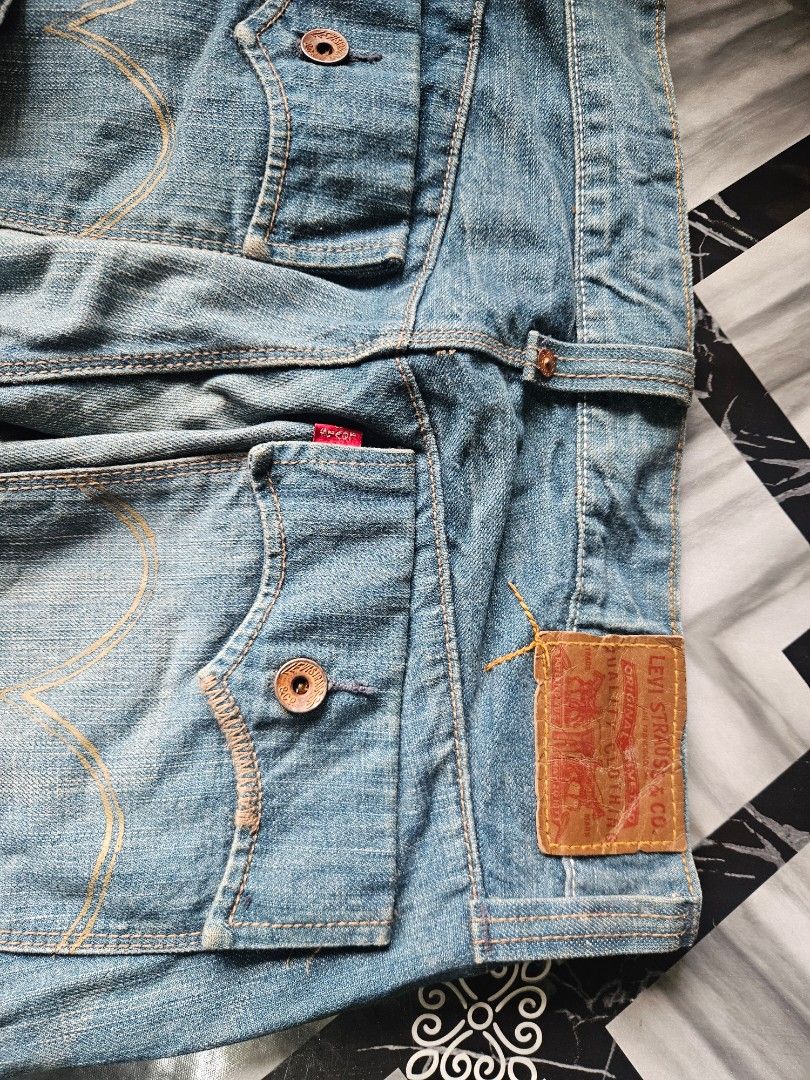 Levi's Slim Straight Jeans Blue Denim (Category: Jeans) located in Manila. Submitted by shanshan.river (Listing ID 1464422358, Image 2). Description: - Classic blue denim wash - Slim straight fit - Iconic Levi's stitching and leather patch - Button fly closure - Great for everyday wear - Feel free to ask questions!.