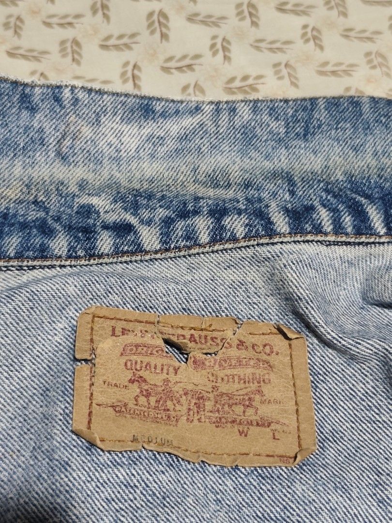 LEVIS TYPE 3 DENIM JACKET (Category: Coats, Jackets and Outerwear) located in Cagayan de Oro. Submitted by rhenegadgude (Listing ID 1464483835, Image 3). Description: GOOD CONDITION MEDIUM TAG STONE WASH WILL PROVIDE MORE PICS UPON INQUIRY ADD SHIPPING .