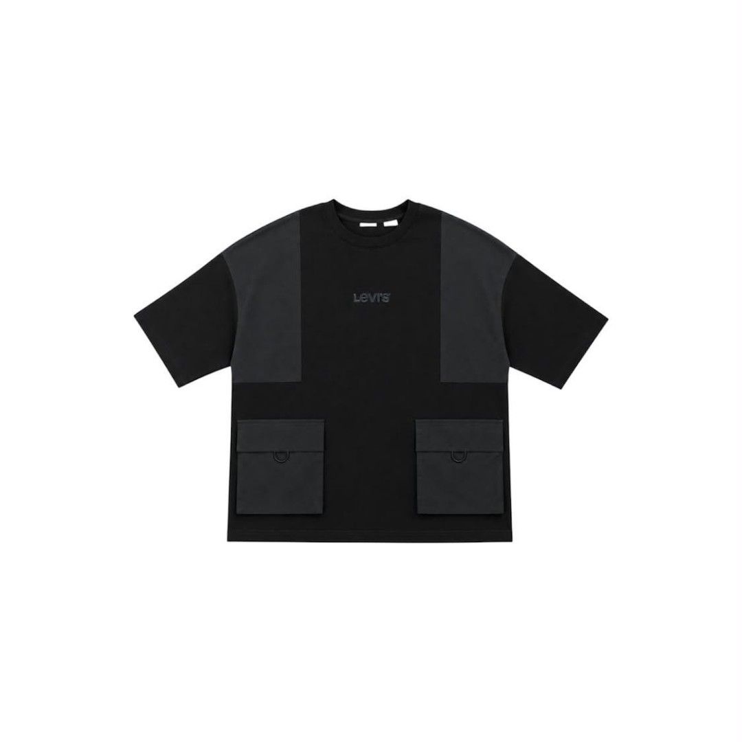Levi's Utility Multi Pocket Oversized Shirt (Category: Formal Shirts) located in Taguig. Submitted by soyity (Listing ID 1464464882, Image 1). Description: Size XL 25 Width 29 Length No Flaws 600.