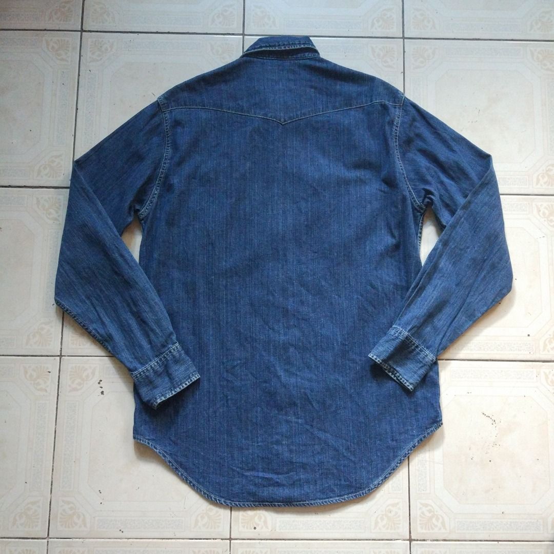 Levis Western Longsleeve M (Category: Formal Shirts) located in Pasay City. Submitted by denimdude.ph (Listing ID 1464442983, Image 2). Description: .