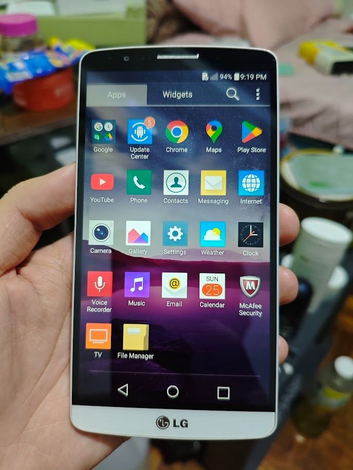 LG G3 32GB 3GB Ram White (Category: Other Gadgets) located in Quezon City. Submitted by Mr.Skyler (Listing ID 1464566283, Image 3). Description: FOR ONLY 1.7K PRICE around 98% smoothness overall SUPER PRESENTABLE GREAT BATTERY LIFE MALINAW CAMERA Selling LG G3 32GB 3GB Ram Color: WHITE ANDROID 6.0 MARSHMALLOW 5.5 INCHES SCREEN Snapdragon 805 (28 nm) Adreno 420 32GB ROM 3GB RAM DELIVERY VIA LALAMOVE OR MEET UPS LRT 1 ROOSEVELT WALTERMART MUNOZ SM 