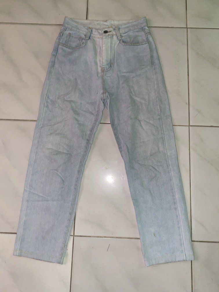 LIGHT BLUE JEANS (Category: Jeans) located in Tagbilaran City. Submitted by thriftsnikulot (Listing ID 1464439311, Image 1). Description: 27 inches - WAISTLINE 35 inches - LENGTH 14 inches - LEG OPENING.